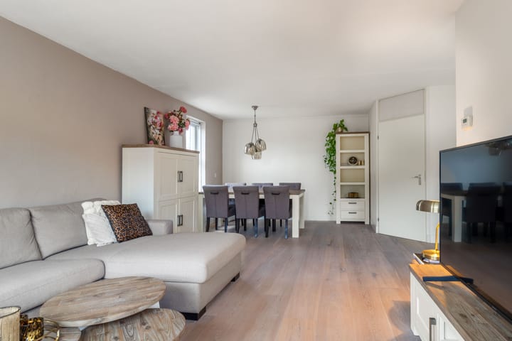 Foto 8 van Marga Klompélaan 3