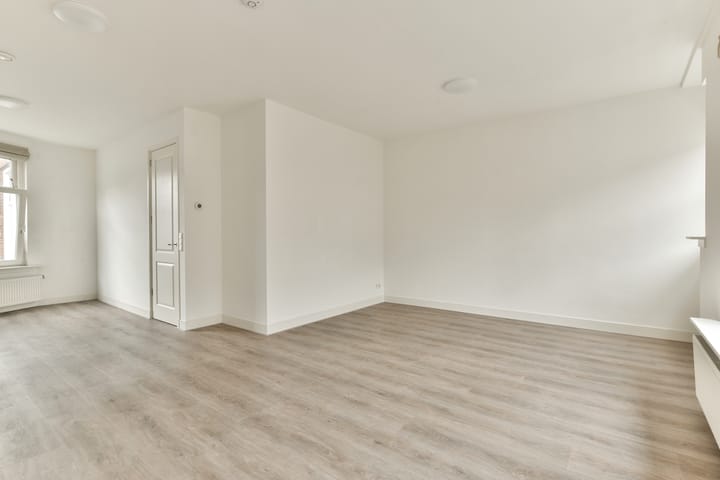 Photo 5 of Leidsekruisstraat 22-3