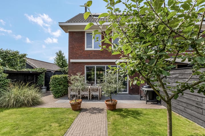 Foto 40 van Burgemeester R Tjalmastraat 1