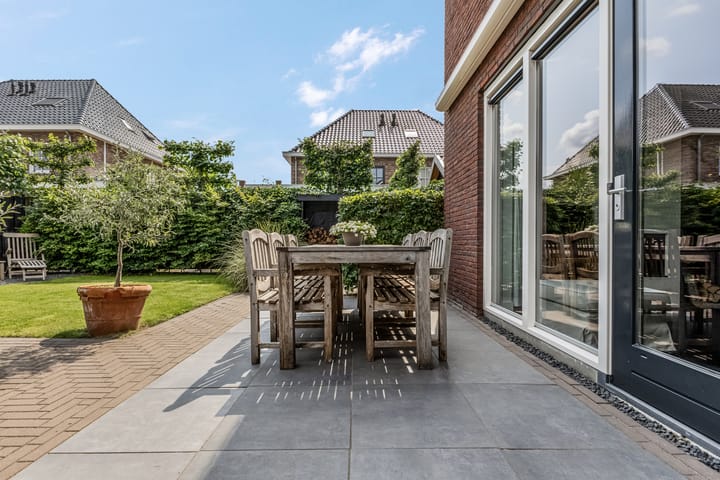 Foto 42 van Burgemeester R Tjalmastraat 1