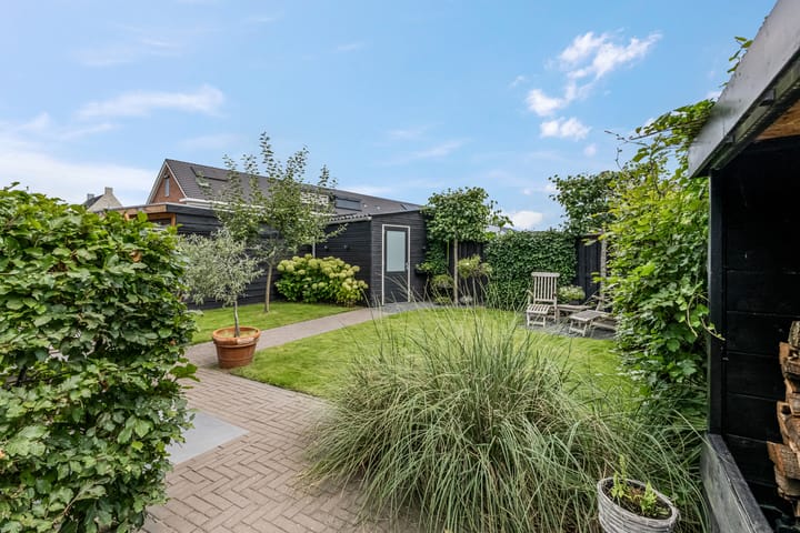 Foto 47 van Burgemeester R Tjalmastraat 1