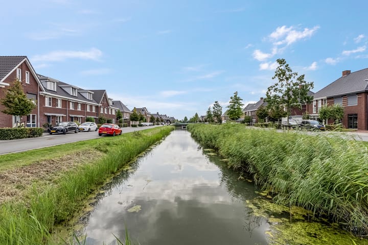 Foto 52 van Burgemeester R Tjalmastraat 1