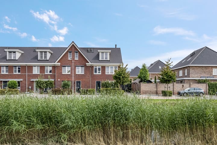 Foto 54 van Burgemeester R Tjalmastraat 1