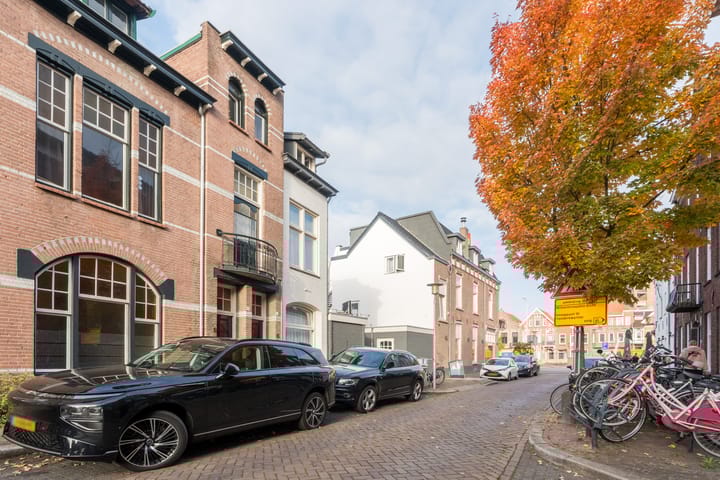 Foto 24 van Prins Hendrikstraat 8