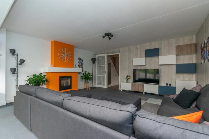 Foto 15 van Leeuweriklaan 104