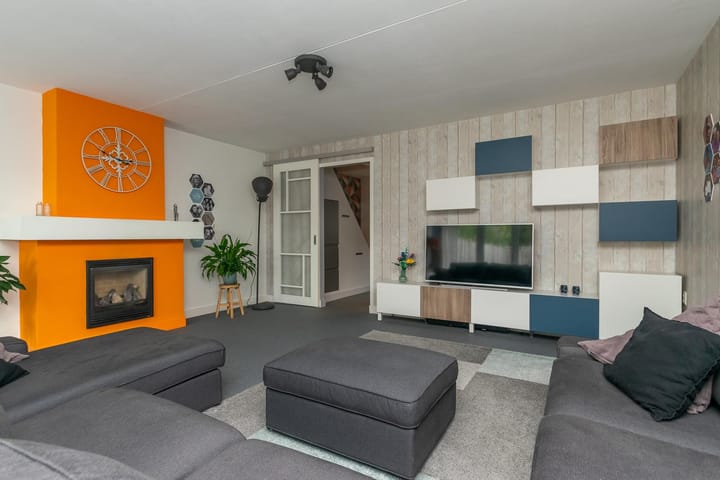 Foto 16 van Leeuweriklaan 104