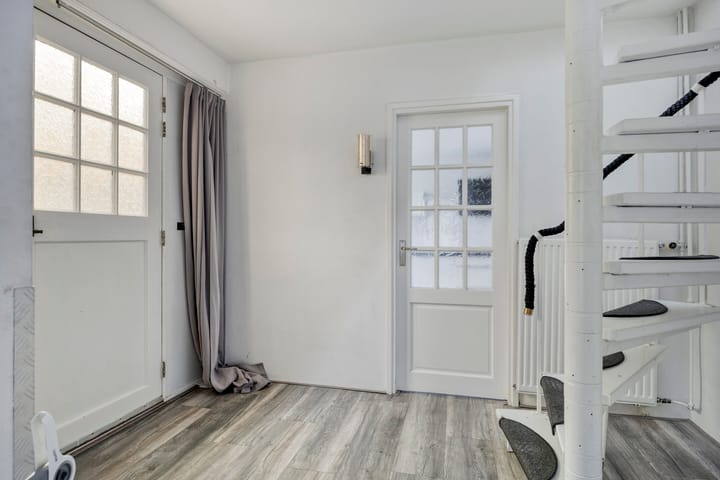 Photo 3 of Oranjestraat 15-A