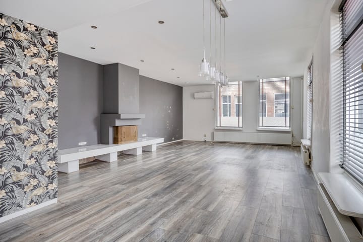 Photo 4 of Oranjestraat 15-A