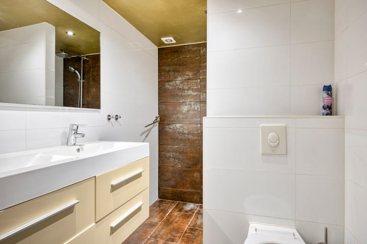 Photo 12 of Oranjestraat 15-A