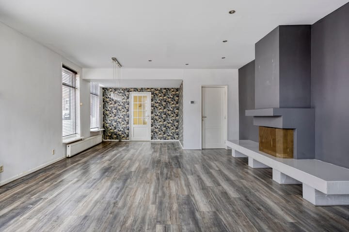 Photo 5 of Oranjestraat 15-A