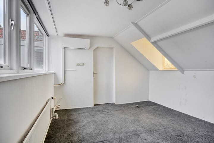 Photo 18 of Oranjestraat 15-A