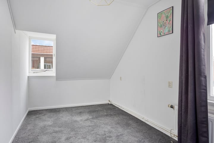 Photo 22 of Oranjestraat 15-A