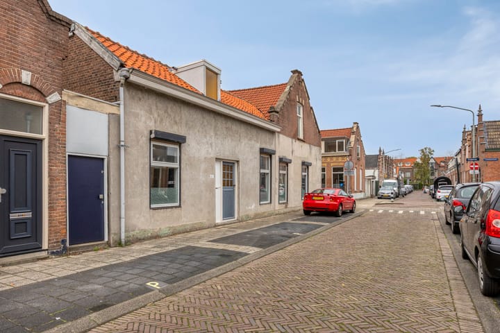 Photo 28 of Oranjestraat 15-A