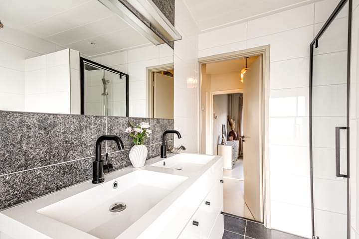 Photo 23 of Dr. Kuyperlaan 40