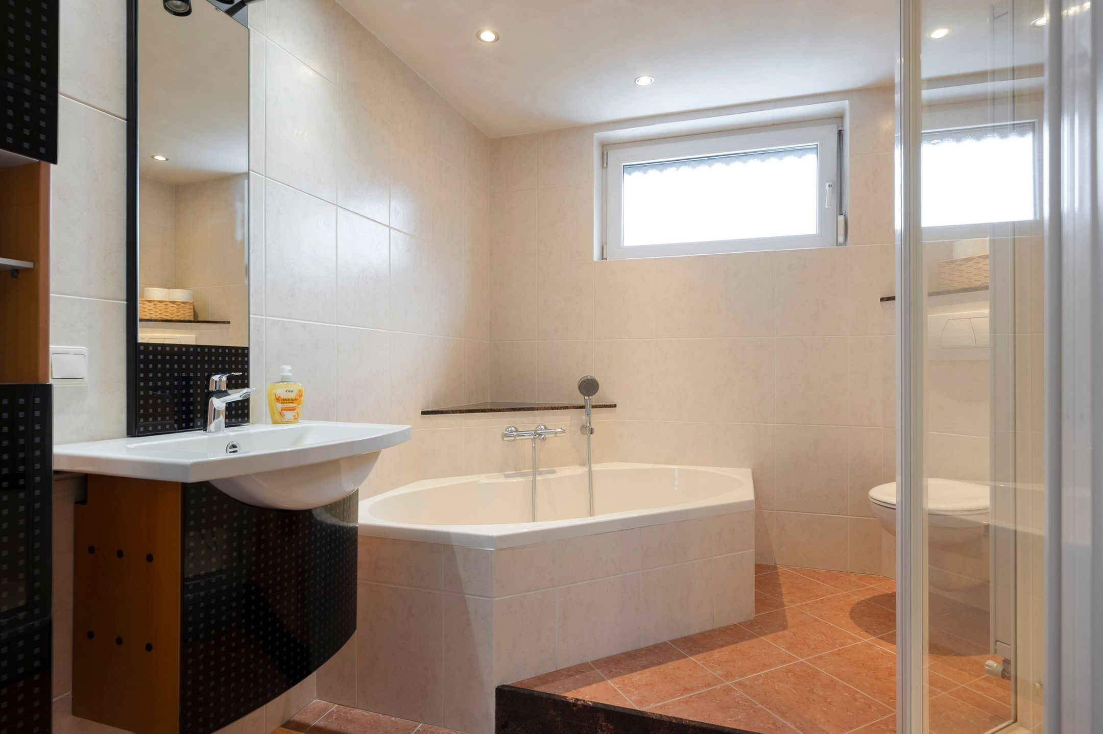 Photo 24 of Hemelsley 262