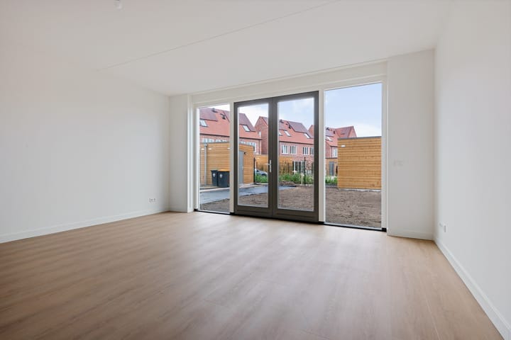 Foto 7 van Mahoniehout 85