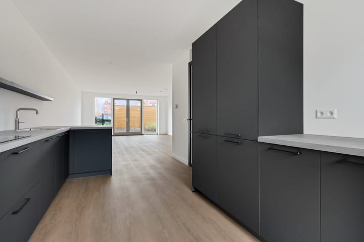 Foto 12 van Mahoniehout 85