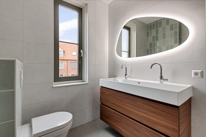 Foto 18 van Mahoniehout 85