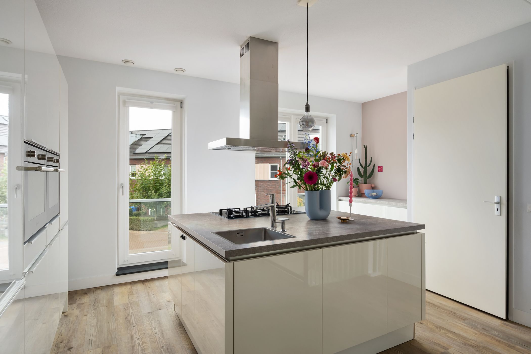 Photo 12 of Albert Sabinhof 25