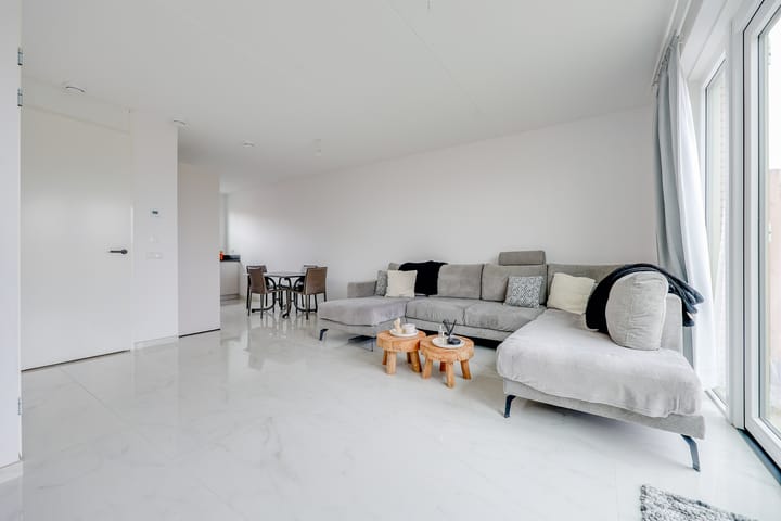 Photo 8 of Anna J. Cooperstraat 63