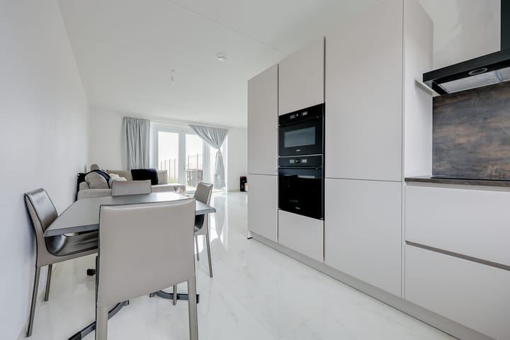 Photo 14 of Anna J. Cooperstraat 63