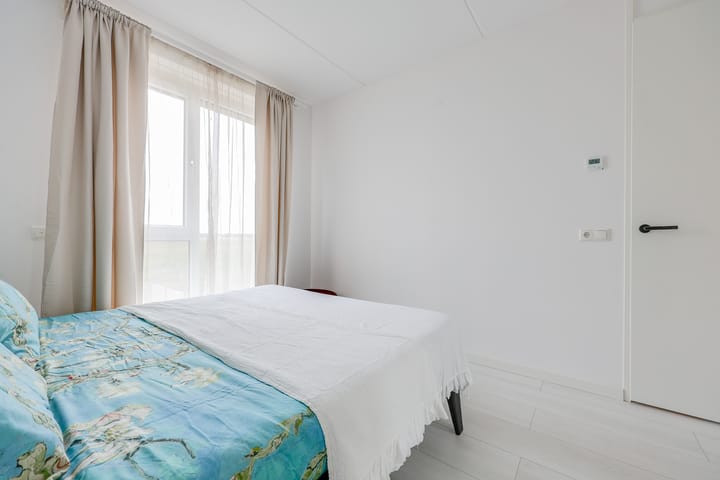 Photo 18 of Anna J. Cooperstraat 63