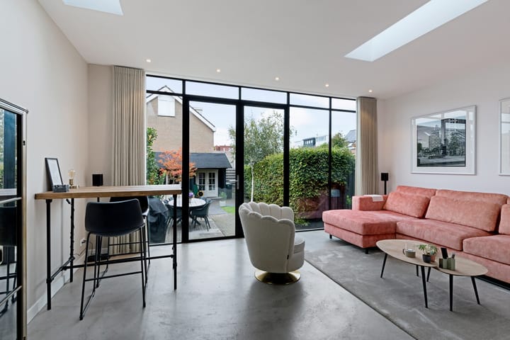 Photo 2 of Burgemeester Trooststraat 7