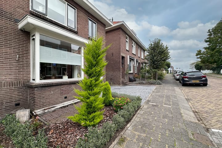 Photo 4 of Burgemeester Trooststraat 7