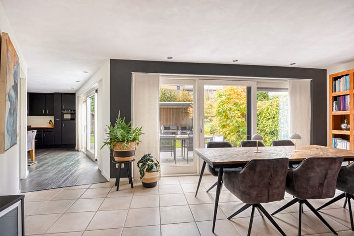 Photo 3 of Naardenstraat 57