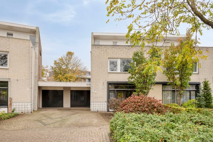 Photo 6 of Naardenstraat 57