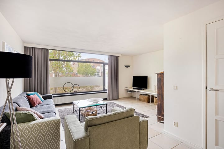 Photo 15 of Naardenstraat 57