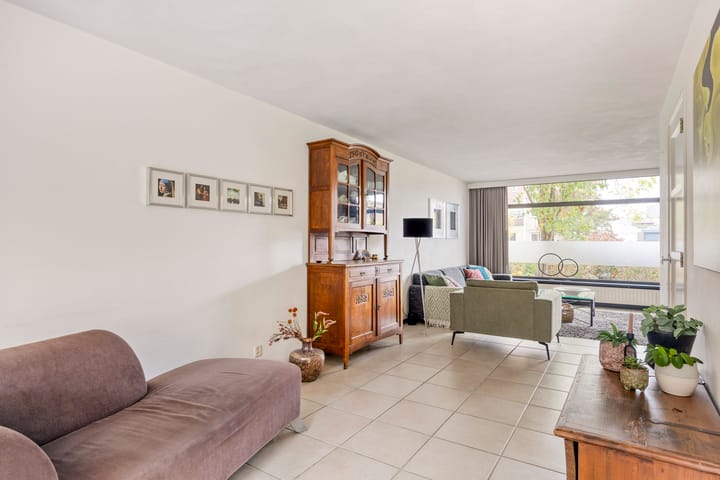 Photo 16 of Naardenstraat 57