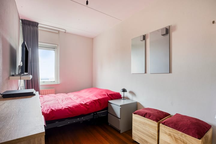 Photo 26 of Naardenstraat 57