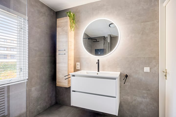 Photo 28 of Naardenstraat 57