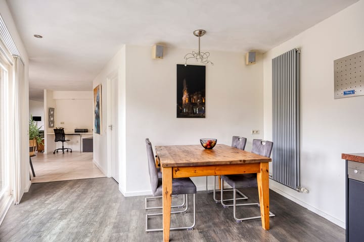 Photo 20 of Naardenstraat 57