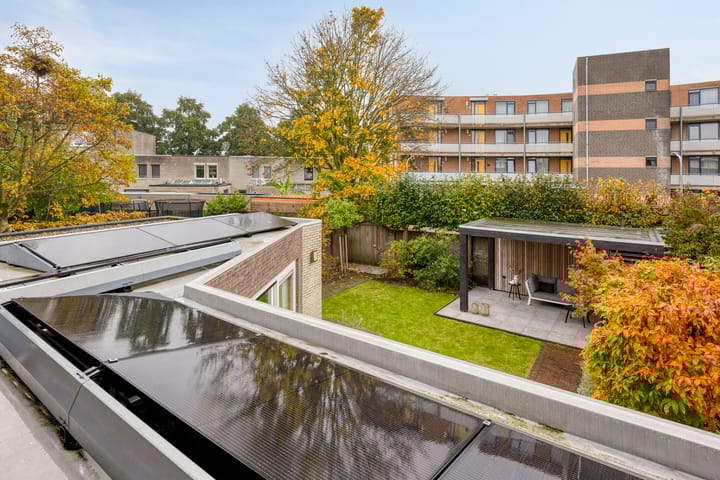 Photo 38 of Naardenstraat 57