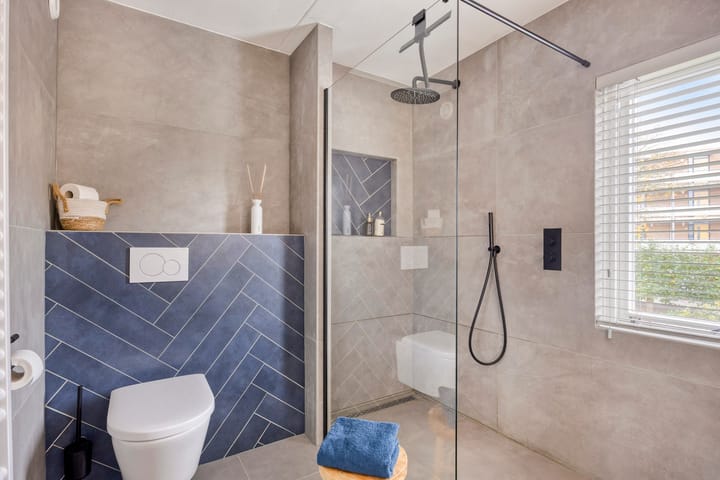 Photo 27 of Naardenstraat 57