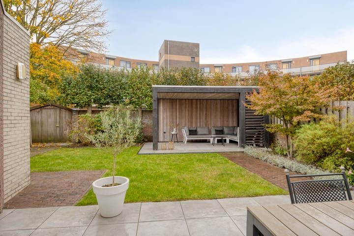 Photo 34 of Naardenstraat 57