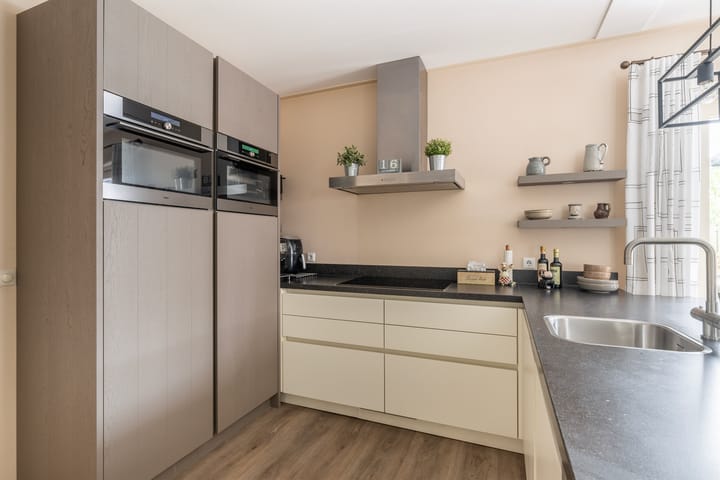 Photo 17 of Westpoort 29