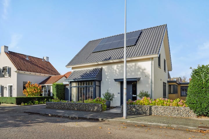 Photo 2 of Deken Fritsenstraat 70