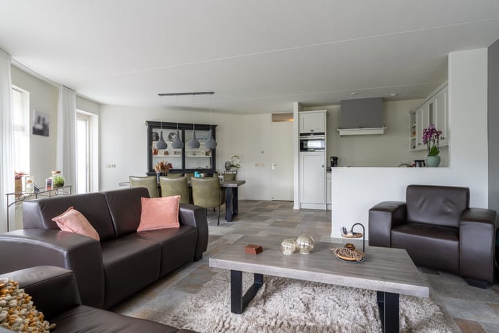 Photo 11 of Ossenwaard 52