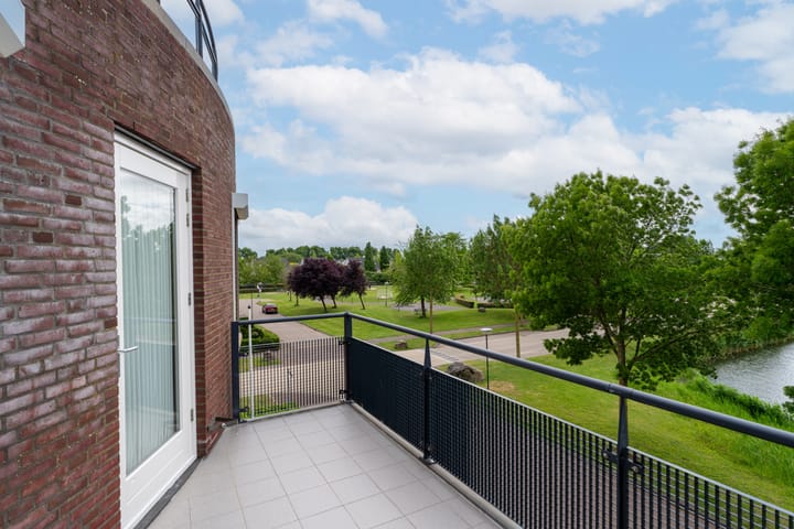 Photo 15 of Ossenwaard 52