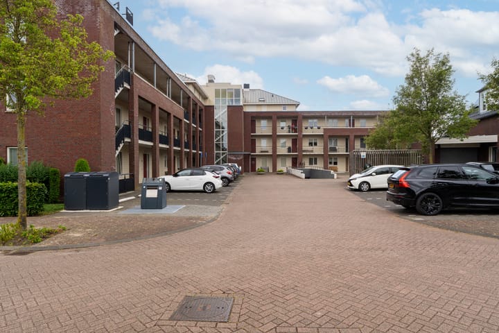 Photo 4 of Ossenwaard 52