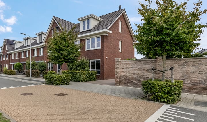 Foto 1 van Burgemeester R Tjalmastraat 1