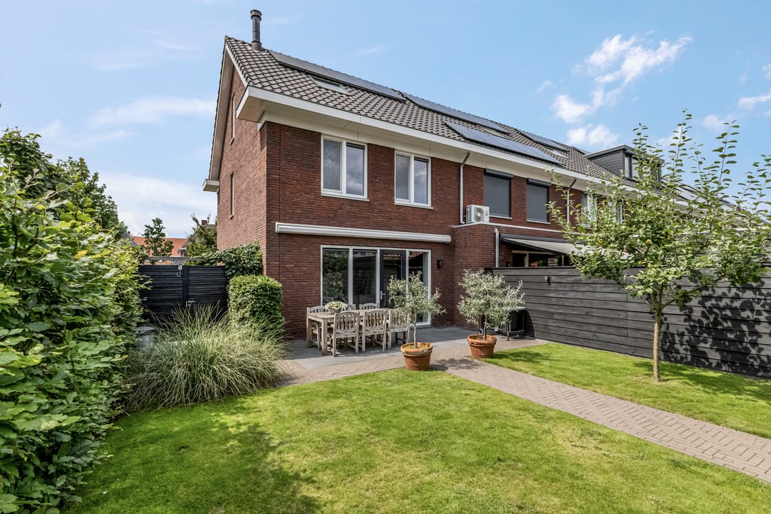 Foto 2 van Burgemeester R Tjalmastraat 1