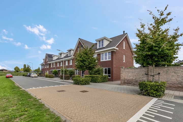 Foto 8 van Burgemeester R Tjalmastraat 1