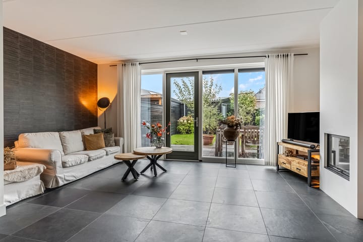 Foto 19 van Burgemeester R Tjalmastraat 1