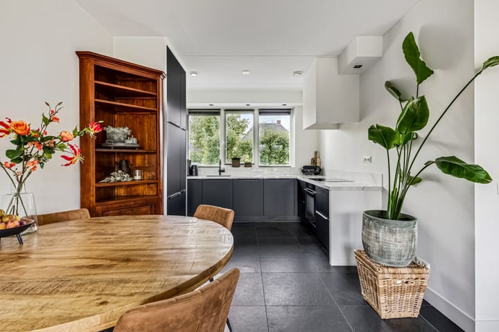 Foto 23 van Burgemeester R Tjalmastraat 1