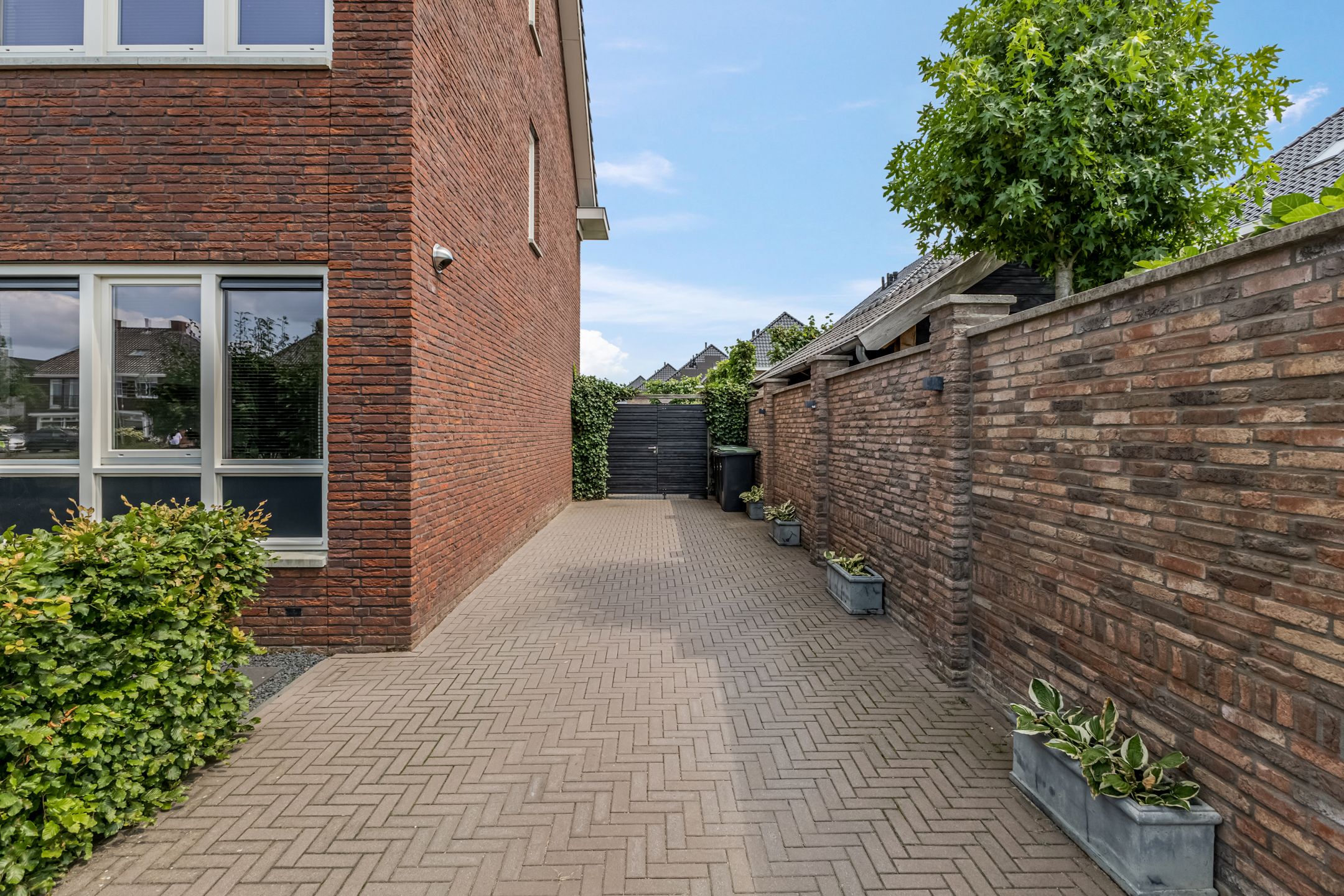 Foto 48 van Burgemeester R Tjalmastraat 1