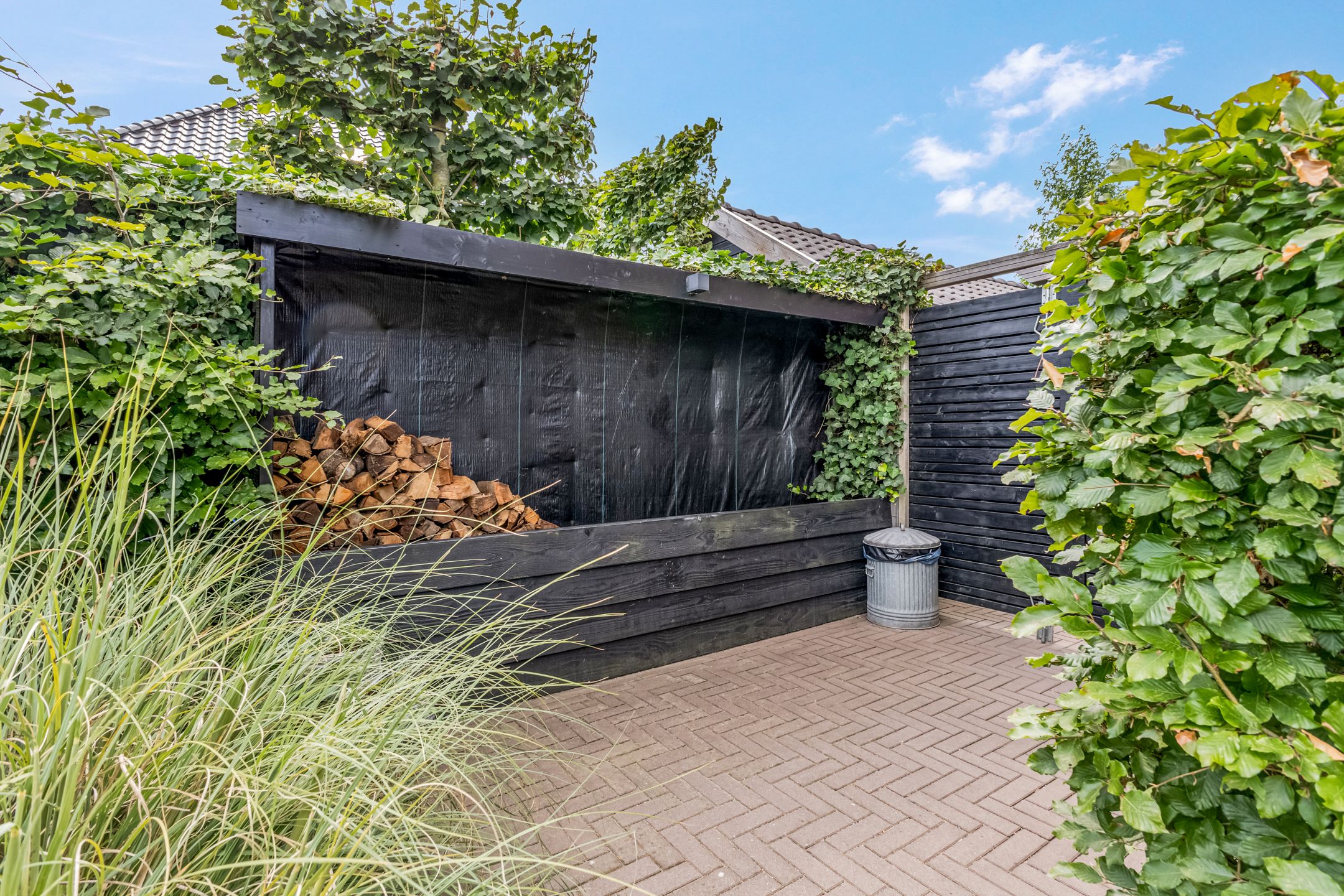 Foto 60 van Burgemeester R Tjalmastraat 1